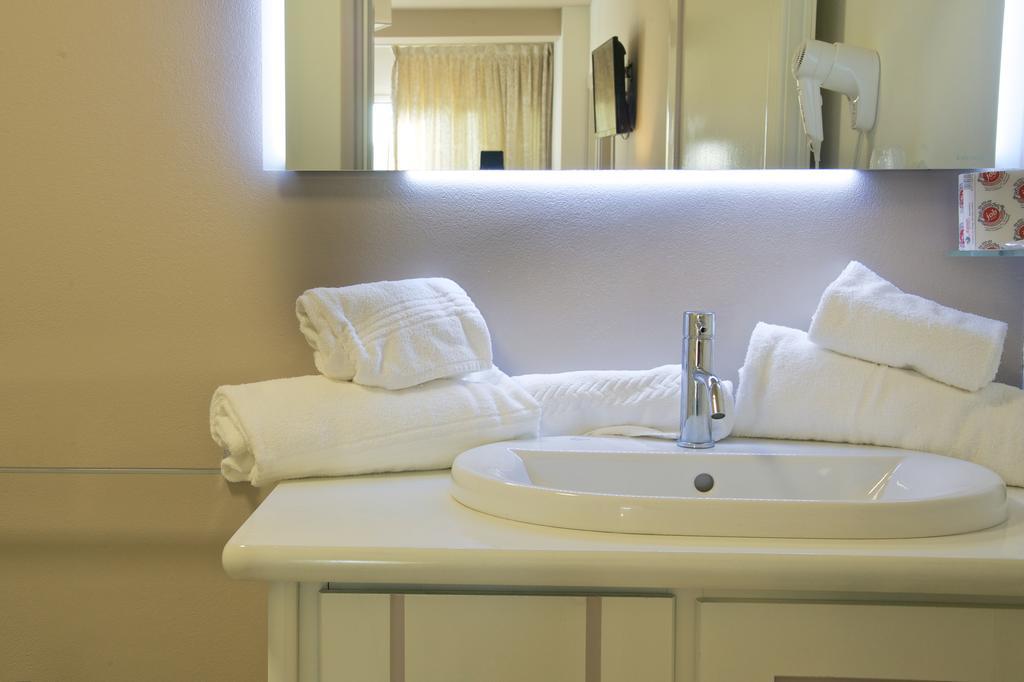 One-Bedroom Suite,642711687:JPEG